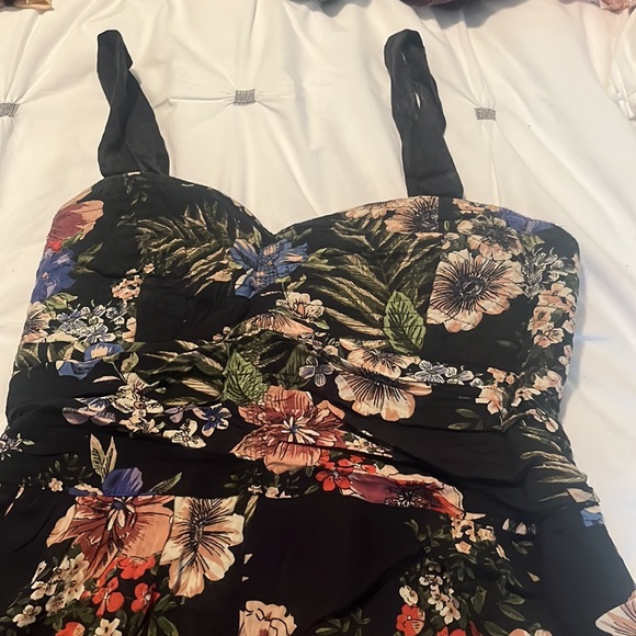 Floral romper - Picture 2 of 3